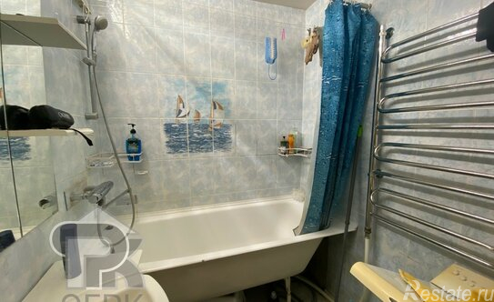 Продажа 2-комн квартиры на вторичном рынке Красный Путь, Гвардейская улица,  д. 98