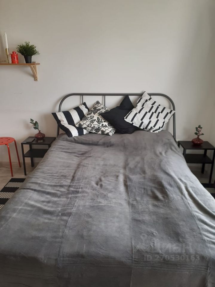 Продажа студии Екатерининский проспект, 2