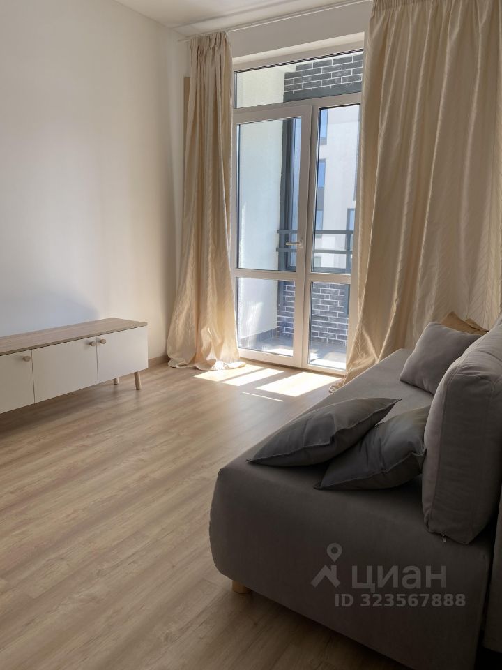 Аренда 1-комн квартиры на вторичном рынке Отрадное пгт, улица Лесная, 19к4