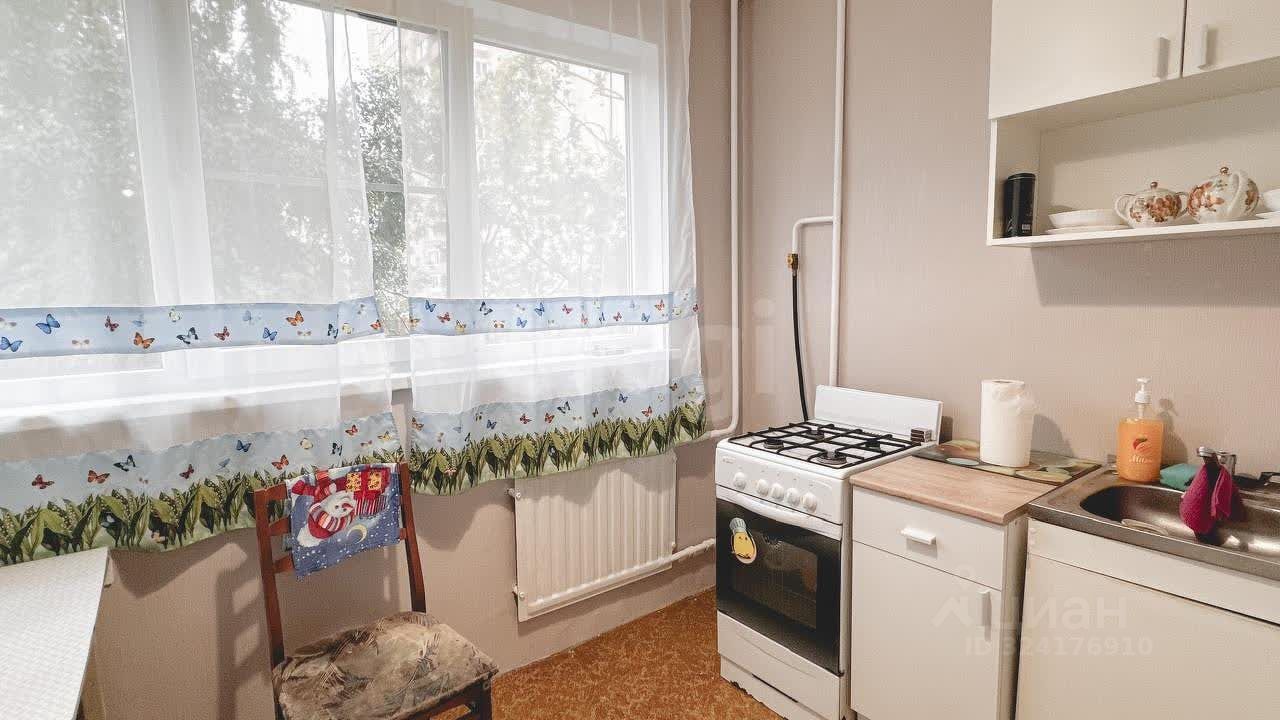 Продажа 3-комн квартиры на вторичном рынке улица Ивана Фомина, 7К1