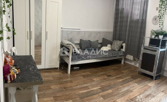 Продажа 4-комн квартиры на вторичном рынке Полтавская ул,  д. 14