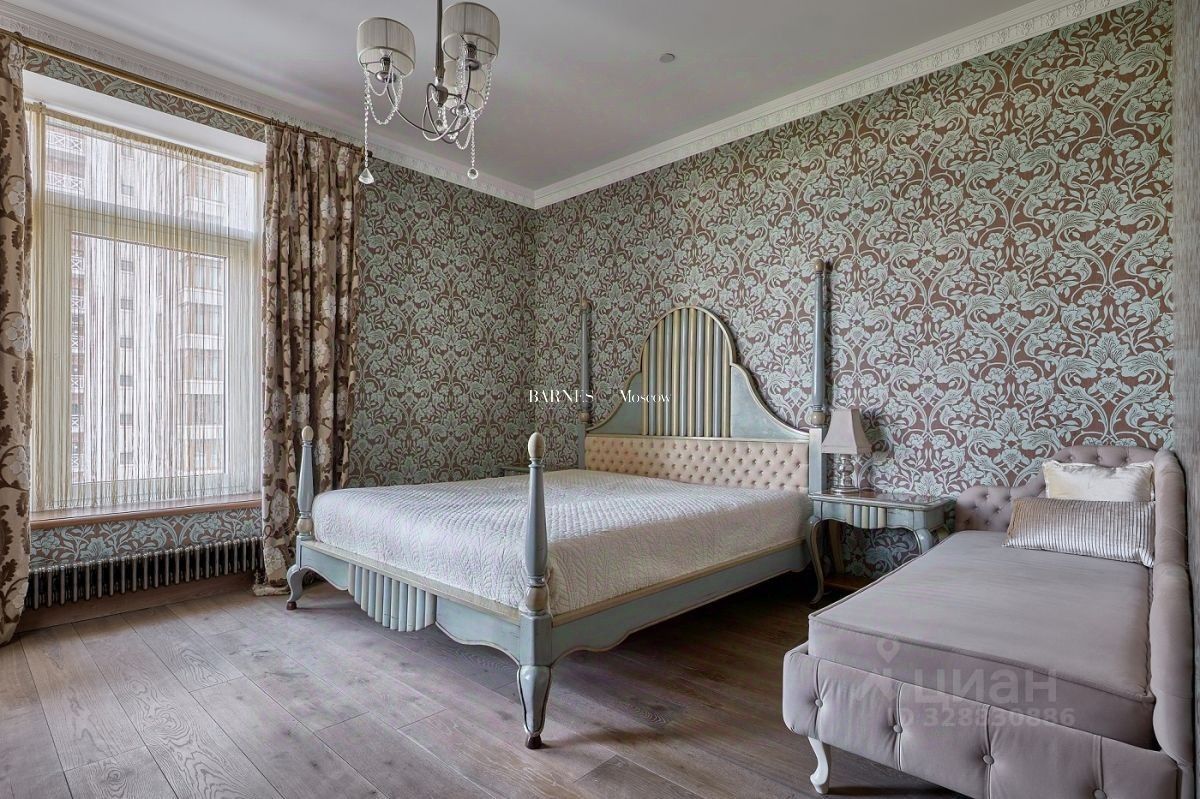 Продажа 4-комн квартиры на вторичном рынке Чапаевский переулок, 3