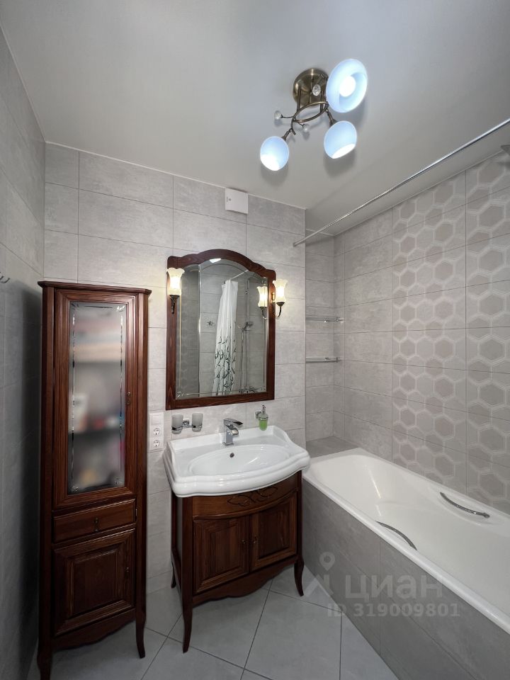 Продажа 1-комн квартиры на вторичном рынке Северный кв-л, д. Сапроново, Купелинка мкр, 20