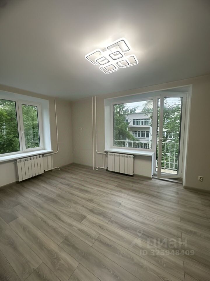 Продажа 1-комн квартиры на вторичном рынке Колпино, Октябрьская улица, 47