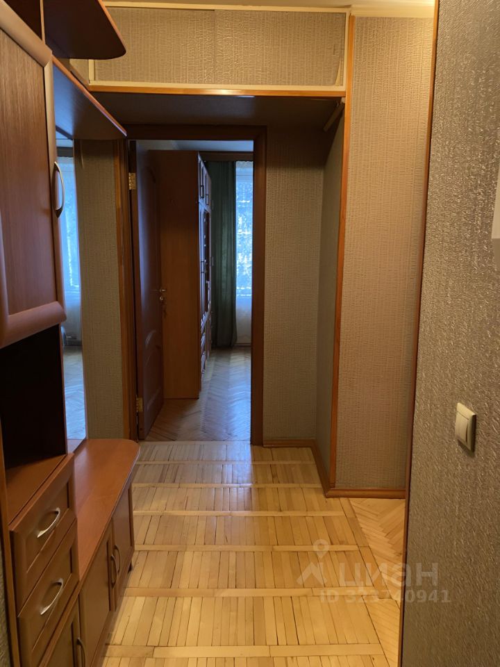 Продажа 2-комн квартиры на вторичном рынке улица Комдива Орлова, 2/37К2