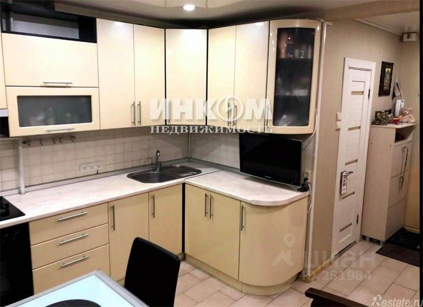 Продажа 1-комн квартиры на вторичном рынке Ярославская улица,  д. 9