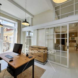 Продажа 3-комн квартиры на вторичном рынке Композиторов ул,  д. 10