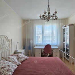 Аренда 3-комн квартиры на вторичном рынке Аптекарский пр-кт,  д. 7