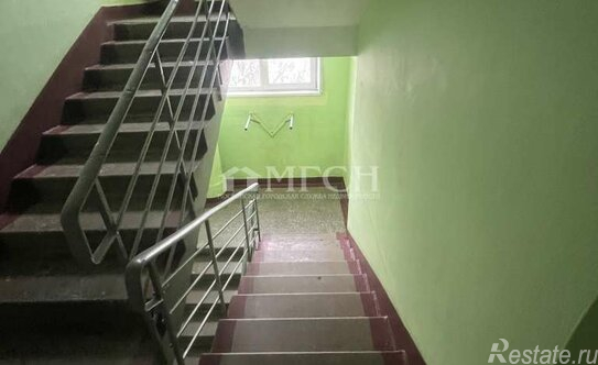 Продажа 4-комн квартиры на вторичном рынке ул Конёнкова,  д. 12А