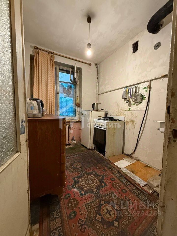 Продажа 1-комн квартиры на вторичном рынке Петергоф, улица Аврова, 13б