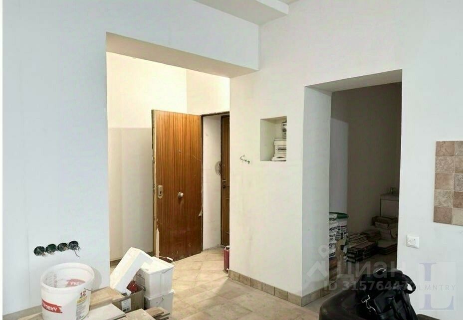 Продажа 4-комн квартиры на вторичном рынке Школьная улица, 8