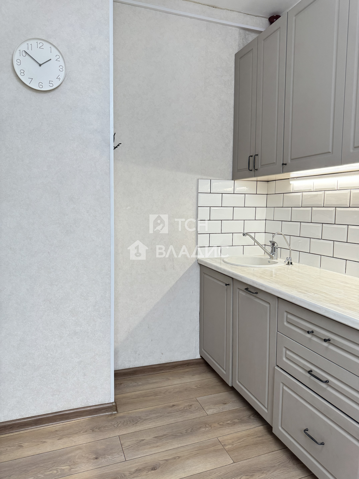 2-комн квартира Череповецкая улица, 14