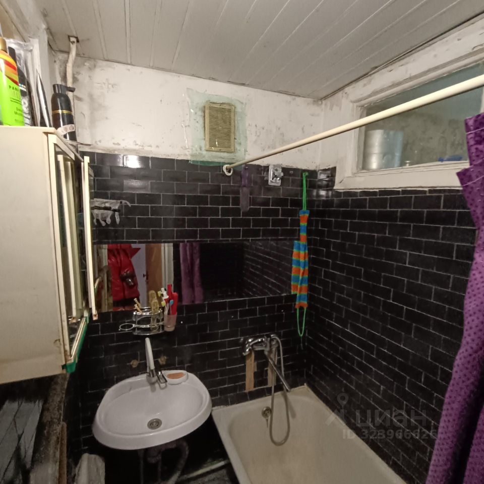 Продажа 2-комн квартиры на вторичном рынке Дедовск г., улица Космонавта Комарова, 12