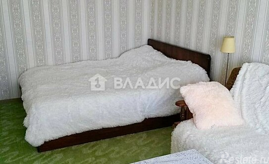 Продажа 1-комн квартиры на вторичном рынке Нежинская улица,  д. 13 с1