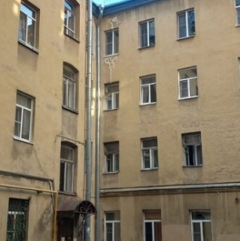 Продажа 4-комн квартиры на вторичном рынке ул Кирочная,  д. 22