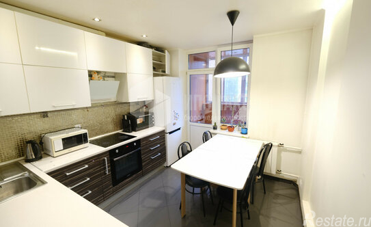 Продажа 3-комн квартиры на вторичном рынке Наро-Фоминский городской округ, Парковая улица,  д. 9