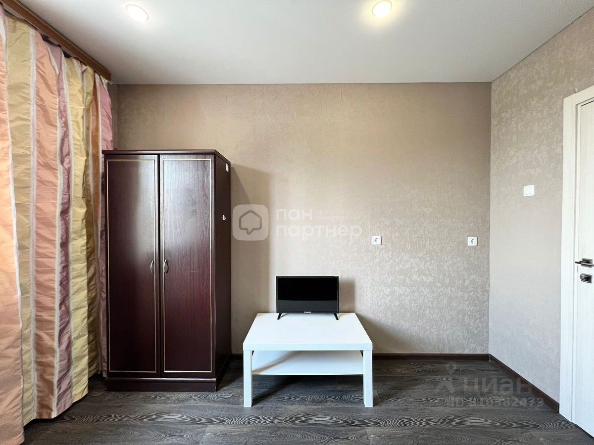 Продажа 3-комн квартиры на вторичном рынке Шлиссельбургский проспект, 8К2