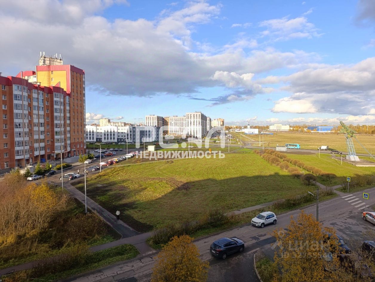 Продажа 4-комн квартиры на вторичном рынке Гатчина, улица Генерала Сандалова, 5