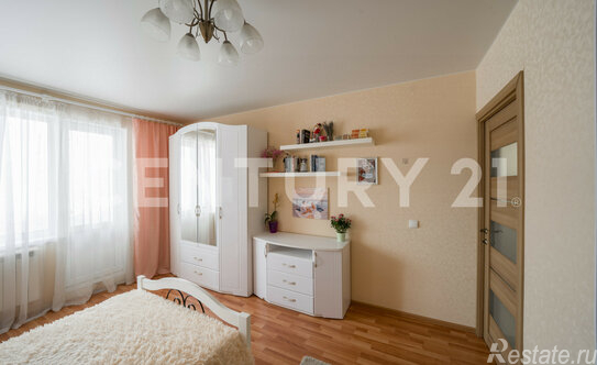 Продажа 3-комн квартиры на вторичном рынке Город Всеволожск, Заводская улица,  д. 3 к2