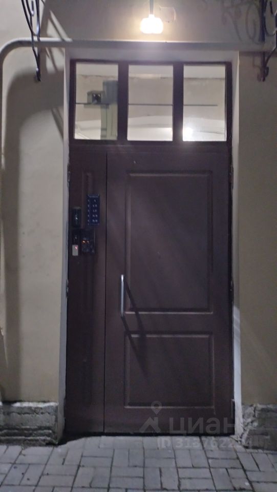 Продажа 2-комн квартиры на вторичном рынке Моховая улица, 30