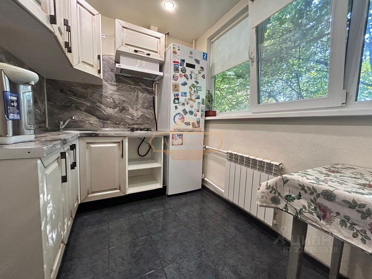 Продажа 2-комн квартиры на вторичном рынке улица Стойкости, 18К2