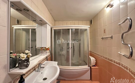 Продажа 3-комн квартиры на вторичном рынке Луначарского пр-кт,  д. 76 к2