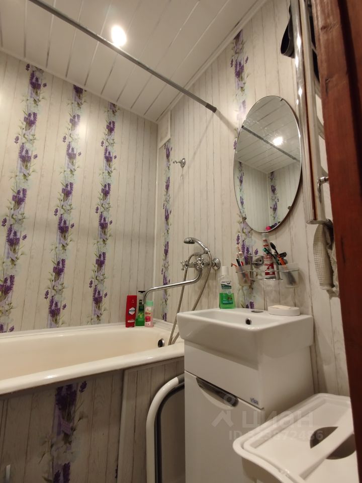 Продажа 2-комн квартиры на вторичном рынке Отрадное, Советская улица, 25