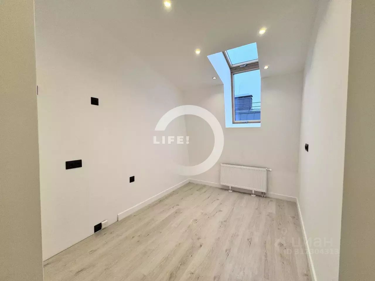 Продажа 1-комн квартиры на вторичном рынке 4-я Васильевского острова линия, 51