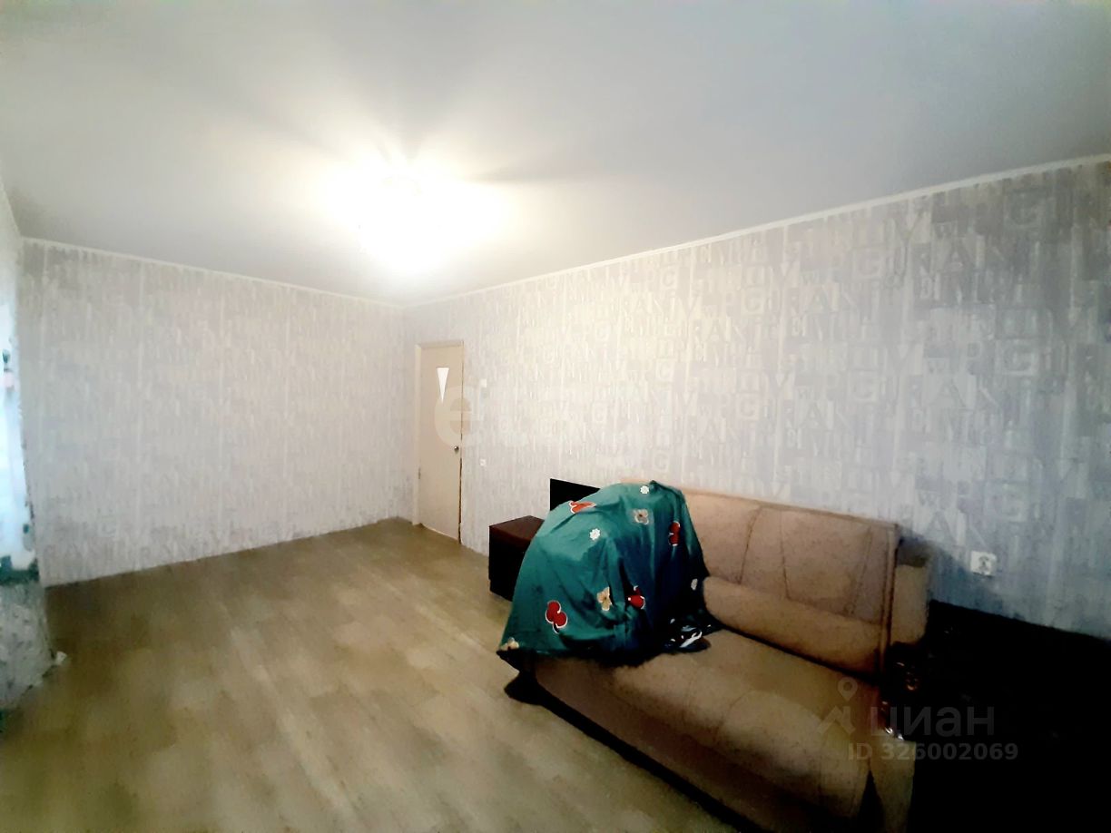 Продажа 3-комн квартиры на вторичном рынке пос. Пчевжа, улица Октябрьская, 7