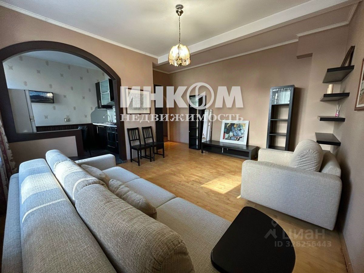Продажа 4-комн квартиры на вторичном рынке улица Доватора, 14