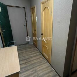 Продажа 3-комн квартиры на вторичном рынке Дыбенко ул,  д. 12,  к. 1 литера Ж