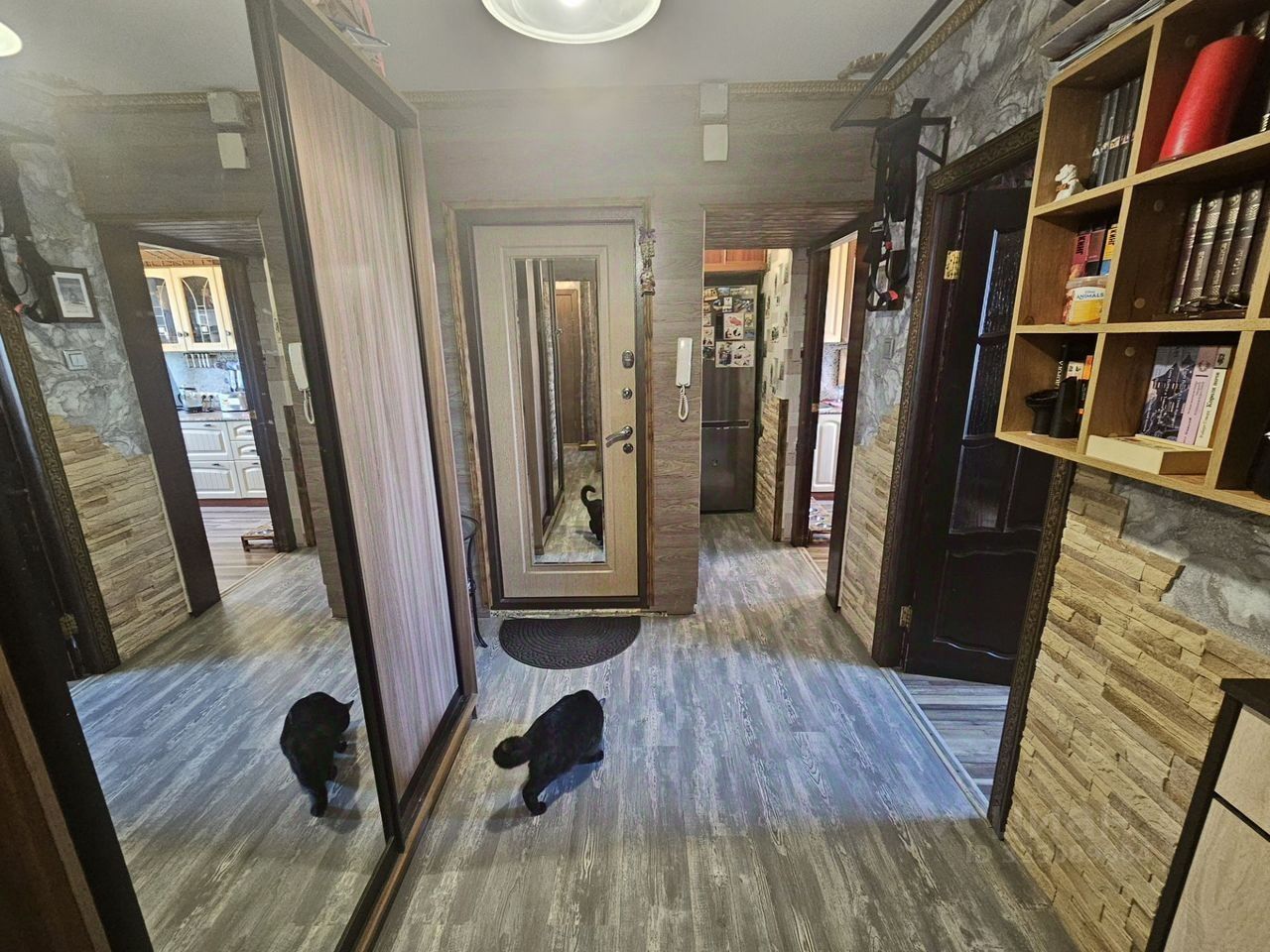 Продажа 3-комн квартиры на вторичном рынке Центральный мкр, улица Корнеева, 38