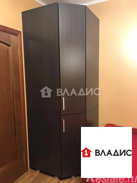 Продажа 1-комн квартиры на вторичном рынке Октябрьский, улица 60 лет Победы,  д. 1