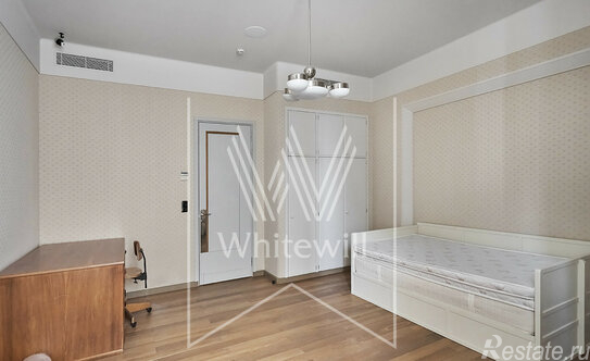 Аренда 4-комн квартиры на вторичном рынке Тружеников 1-й пер,  д. 17А