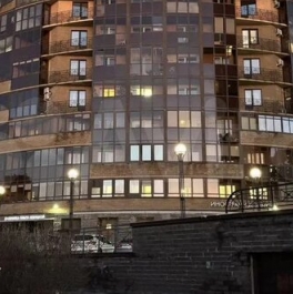 Продажа 3-комн квартиры на вторичном рынке Петровский пр-кт,  д. 28 к2 с1
