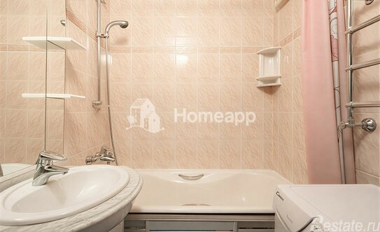 Продажа 2-комн квартиры на вторичном рынке Осенний б-р,  д. 10,  к. 1