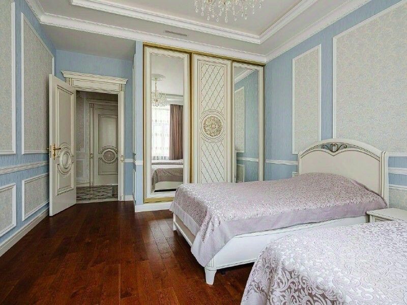 Аренда 4-комн квартиры на вторичном рынке Суворовский проспект, 34