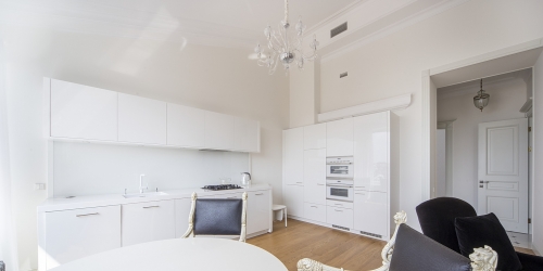 2-комн квартира Караванная ул,  д. 14