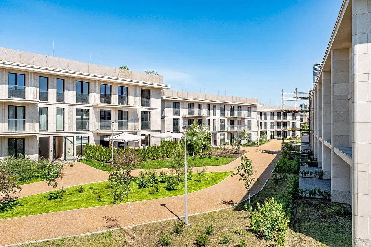 Продажа 6-комн квартиры на вторичном рынке Таманская улица, 1