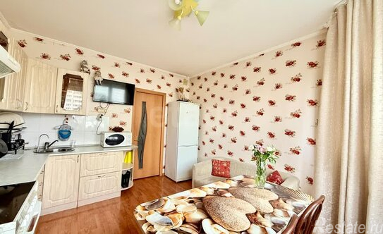 Продажа 2-комн квартиры на вторичном рынке улица Дмитриевского,  д. 9