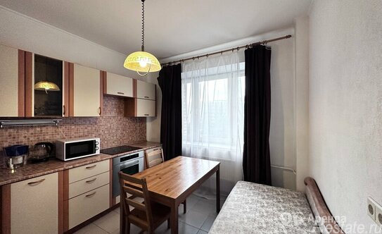 Аренда 1-комн квартиры на вторичном рынке Есенина ул,  д. 1,  к. 1