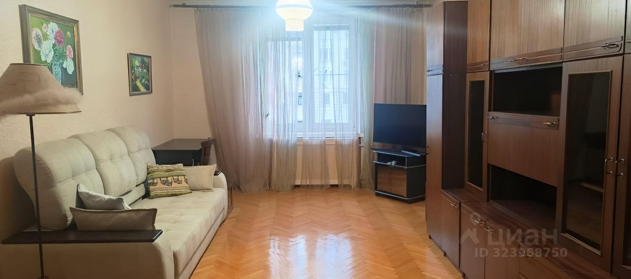 Аренда 2-комн квартиры на вторичном рынке Фрунзенская набережная, 14