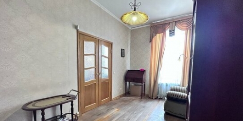 3-комн квартира улица Яблочкова,  д. 2/10