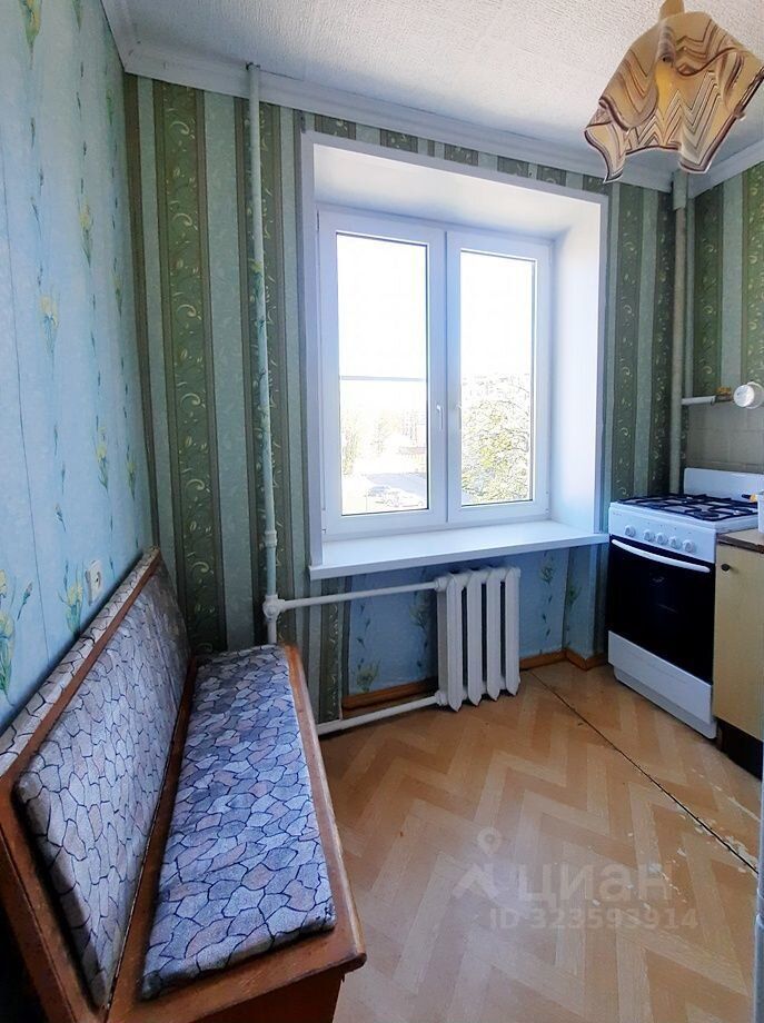 Продажа 2-комн квартиры на вторичном рынке Сланцы, улица Баранова, 6