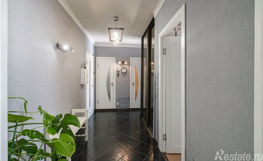Продажа 2-комн квартиры на вторичном рынке улица Латышских Стрелков,  д. 7 к1