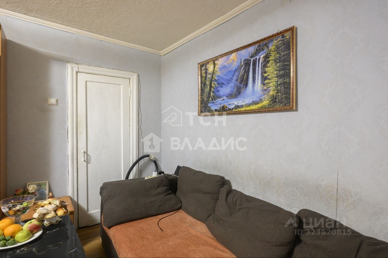 Продажа 2-комн квартиры на вторичном рынке пос. Лесные Поляны, улица Ленина, 7