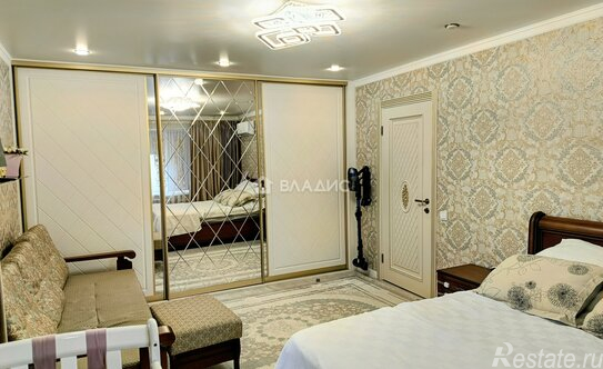 Продажа 3-комн квартиры на вторичном рынке Холодово, Коммунистическая улица,  д. 26