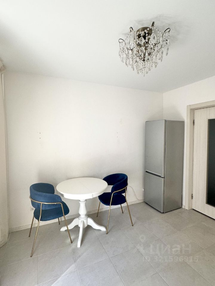 Аренда 2-комн квартиры на вторичном рынке д. Новое Девяткино, улица Главная, 12