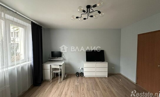 Продажа 2-комн квартиры на вторичном рынке улица Адмирала Лазарева,  д. 38