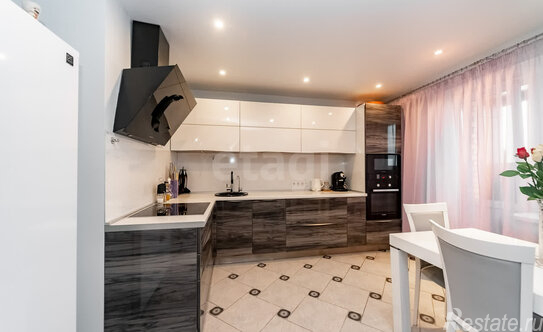 Продажа 2-комн квартиры на вторичном рынке ул Коммунаров,  д. 190